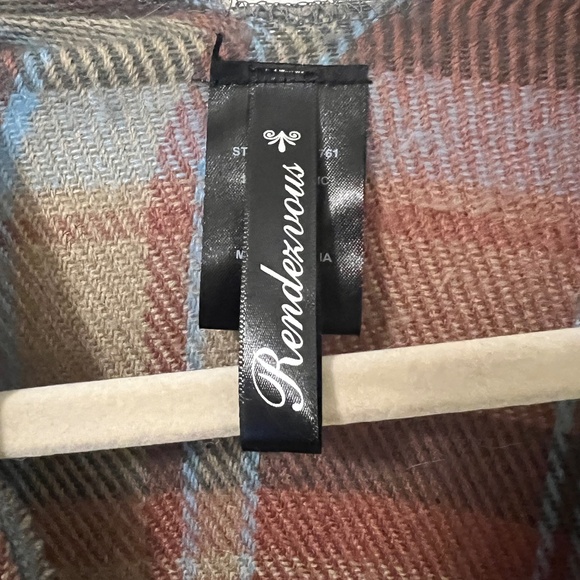 Womens Plaid fringe poncho - Picture 5 of 6